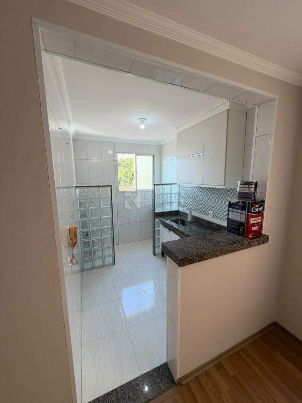 Apartamento à venda no bairro Jardim do Lago: Cozinha