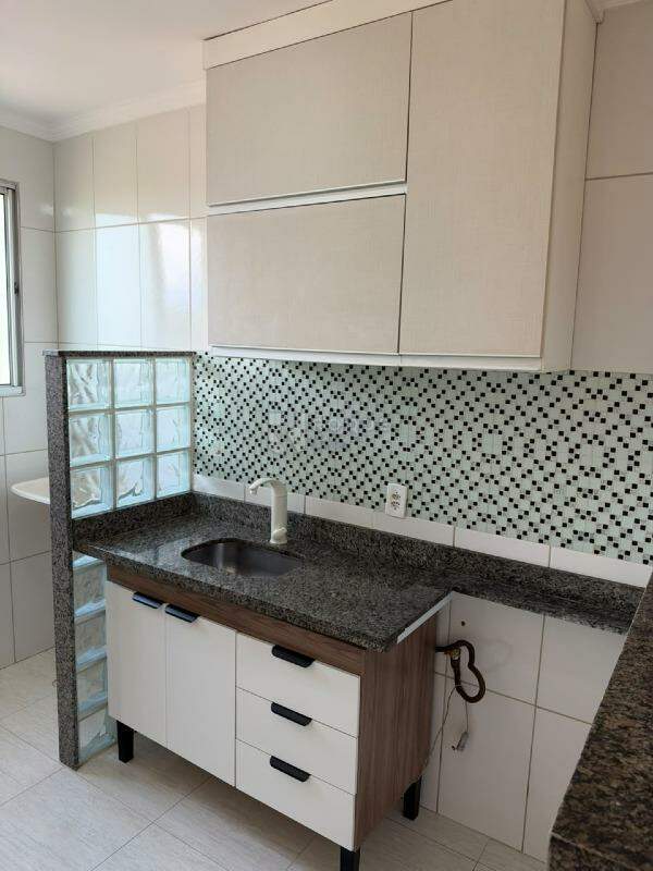 Apartamento à venda no bairro Jardim do Lago: Cozinha