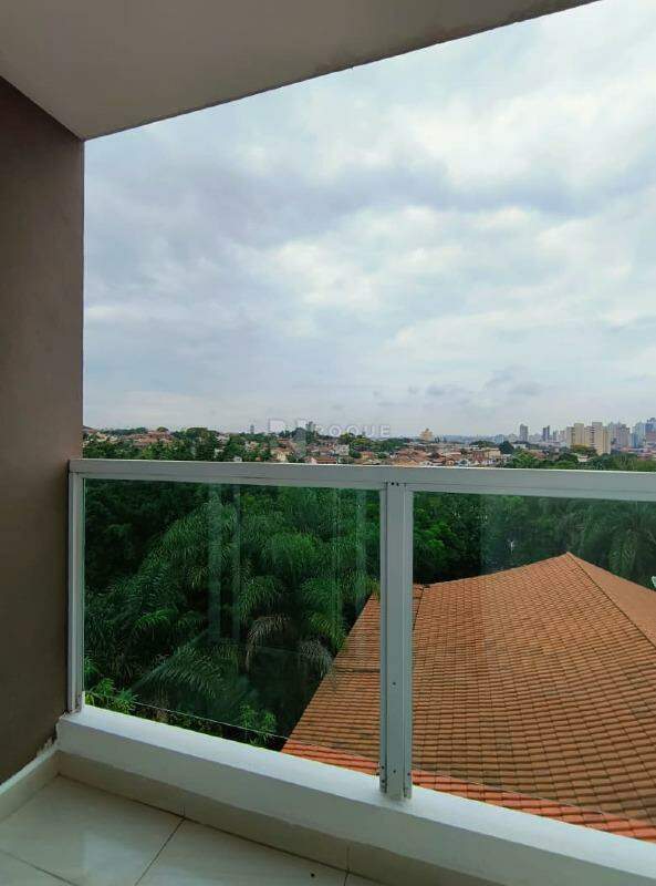 Apartamento para aluguel no bairro Vila Teixeira Marques: Sacada