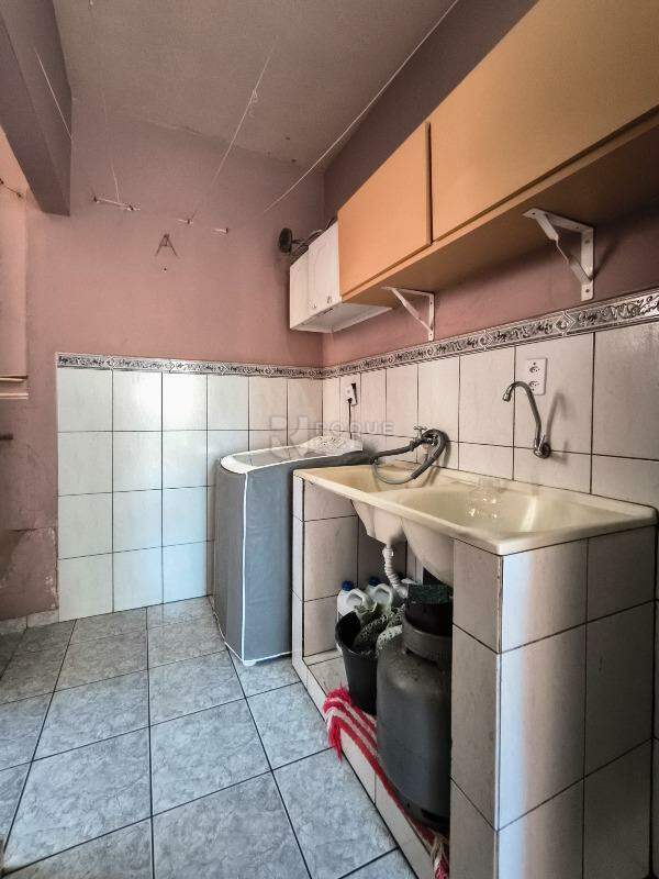 Casa Residencial à venda no bairro Jardim Gustavo Peccinini: LAVANDERIA