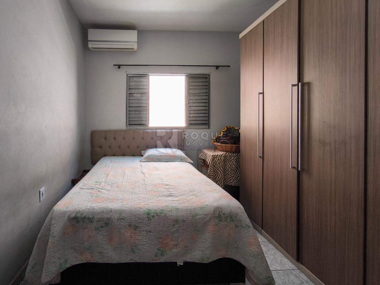 Casa Residencial à venda no bairro Jardim Gustavo Peccinini: DORMITÓRIO 2