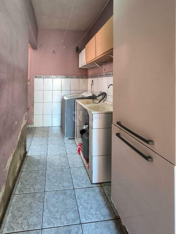 Casa Residencial à venda no bairro Jardim Gustavo Peccinini: ÁREA DE SERVIÇO