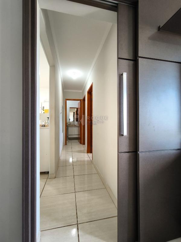 Apartamento à venda no bairro Jardim São Roque: CORREDOR INTERNO
