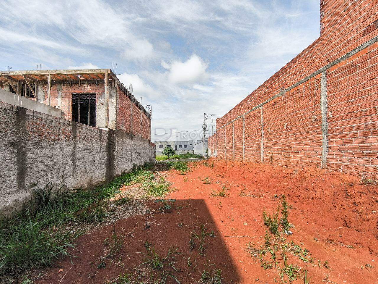 Terreno à venda no bairro Jardim Campo Verde II: 