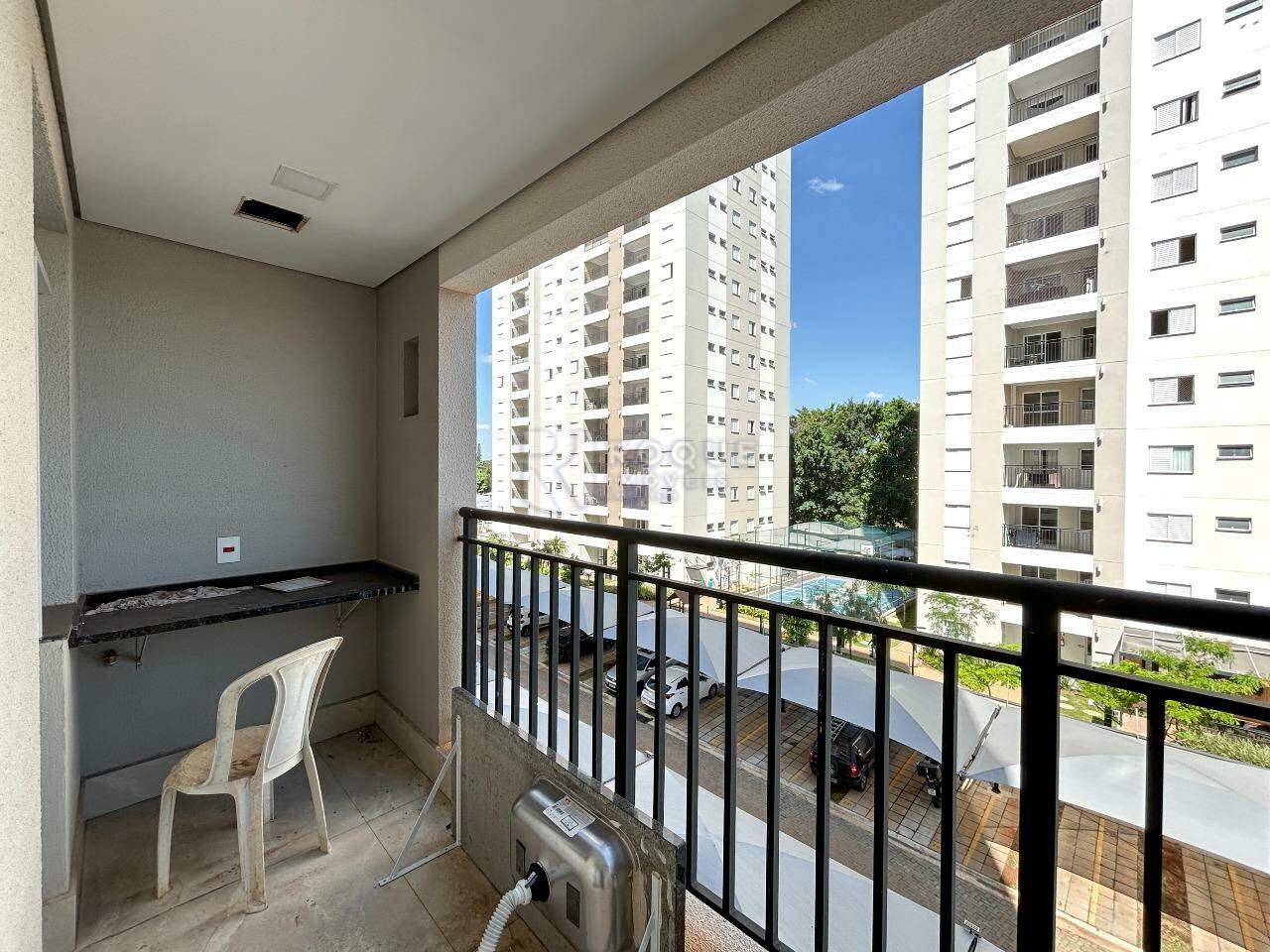 Apartamento para aluguel no bairro Chácara Boa Vista da Graminha: Sacada