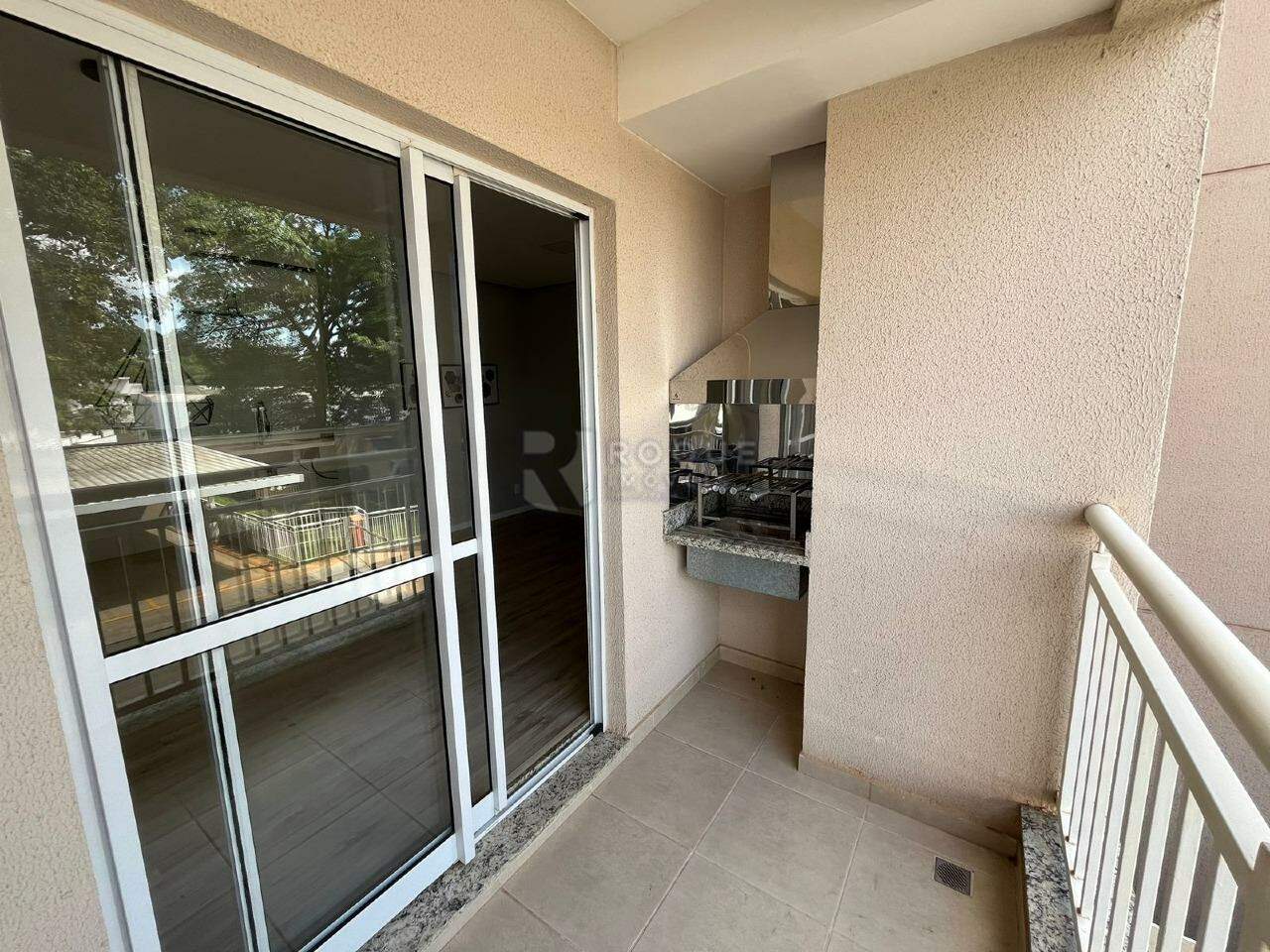 Apartamento para aluguel no bairro Jardim Senador Vergueiro: Sacada