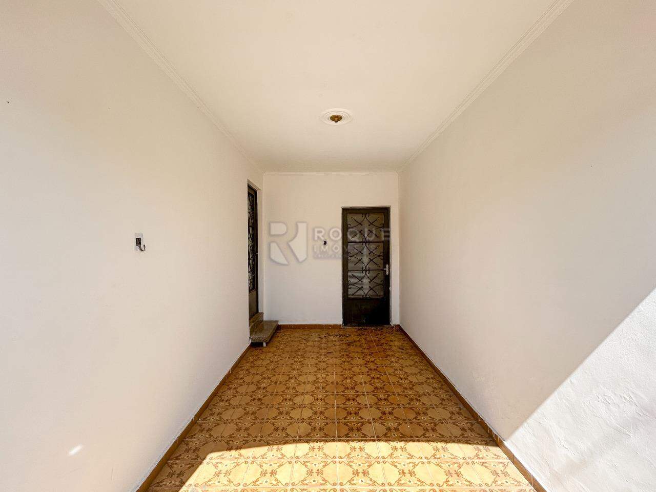 Casa Residencial para aluguel no bairro Parque Hippolyto: Garagem 