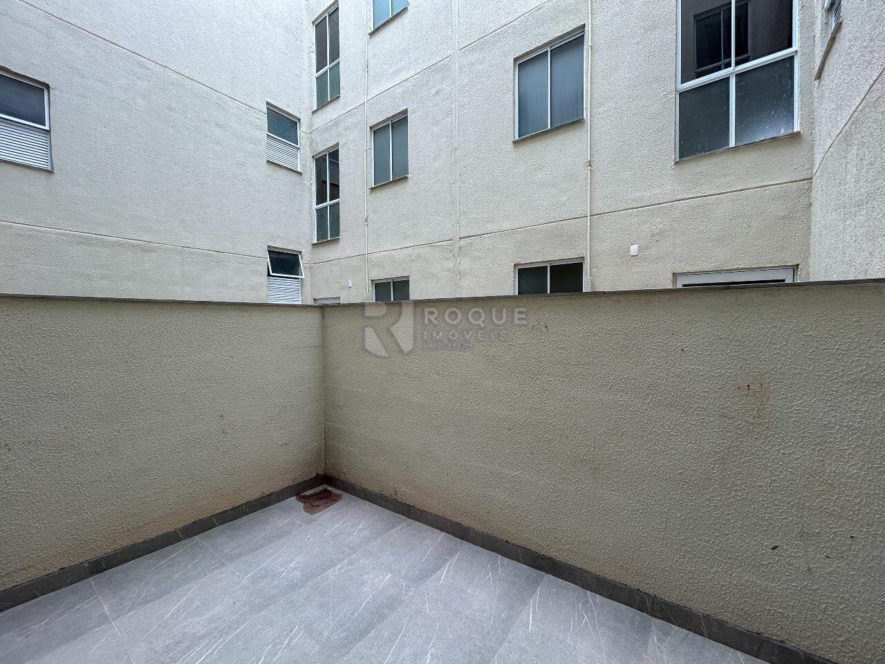 Apartamento para aluguel no bairro Fazenda Duas Barras: Área externa