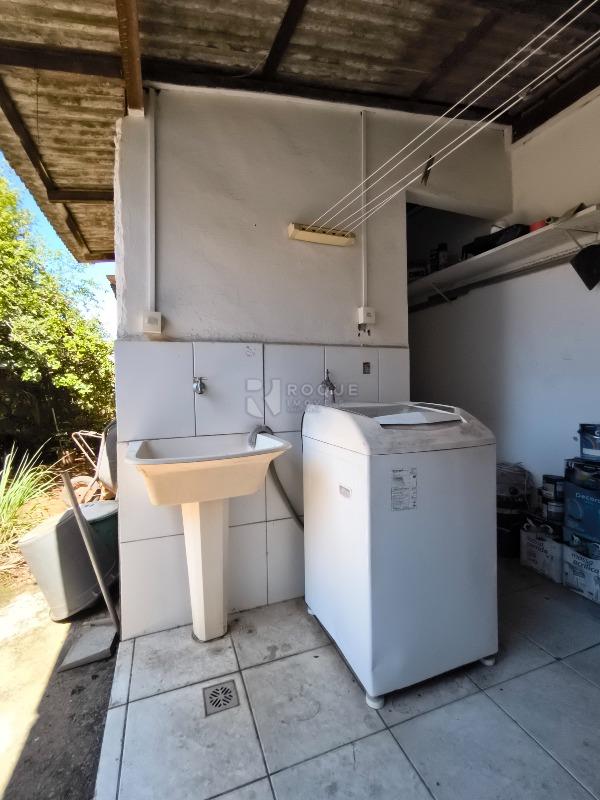 Casa Residencial à venda no bairro Vila Esteves: LAVANDERIA 2