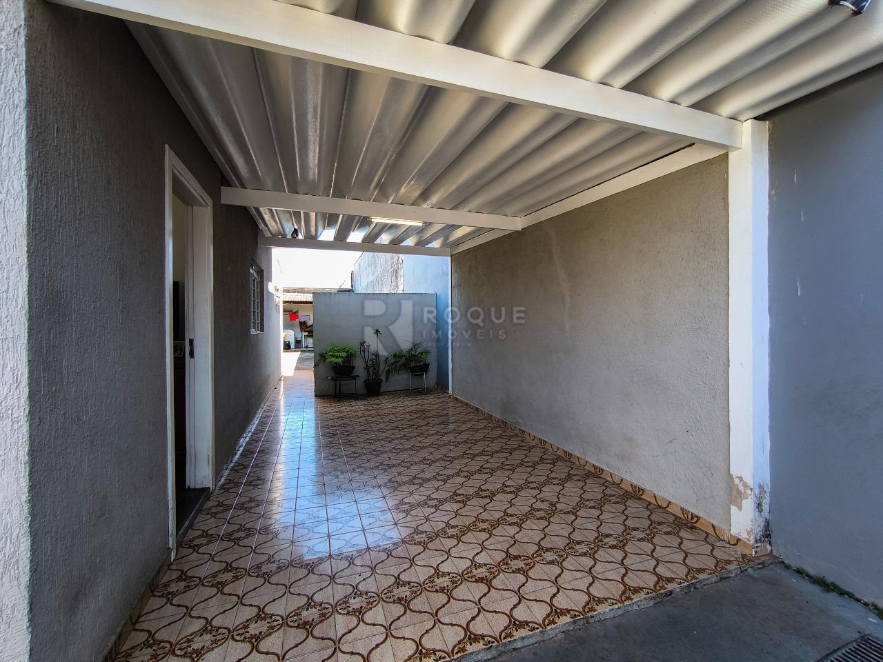 Casa Residencial à venda no bairro Vila Esteves: GARAGEM
