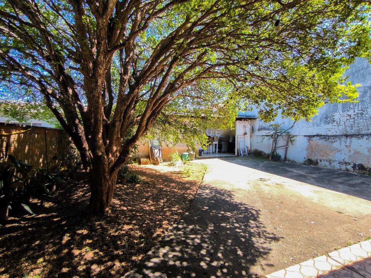 Casa Residencial à venda no bairro Vila Esteves: QUINTAL