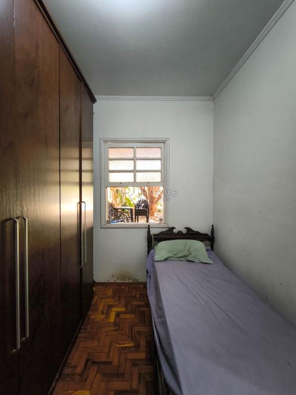 Casa Residencial à venda no bairro Vila Esteves: DORMITÓRIO 1