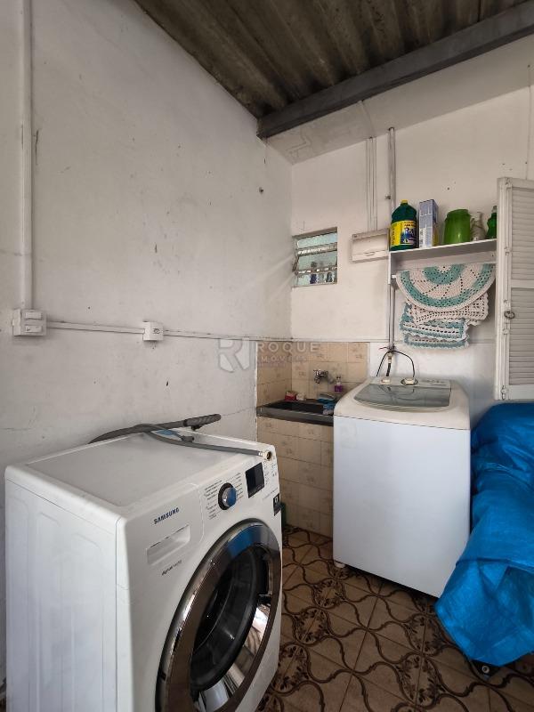 Casa Residencial à venda no bairro Vila Esteves: LAVANDERIA 1