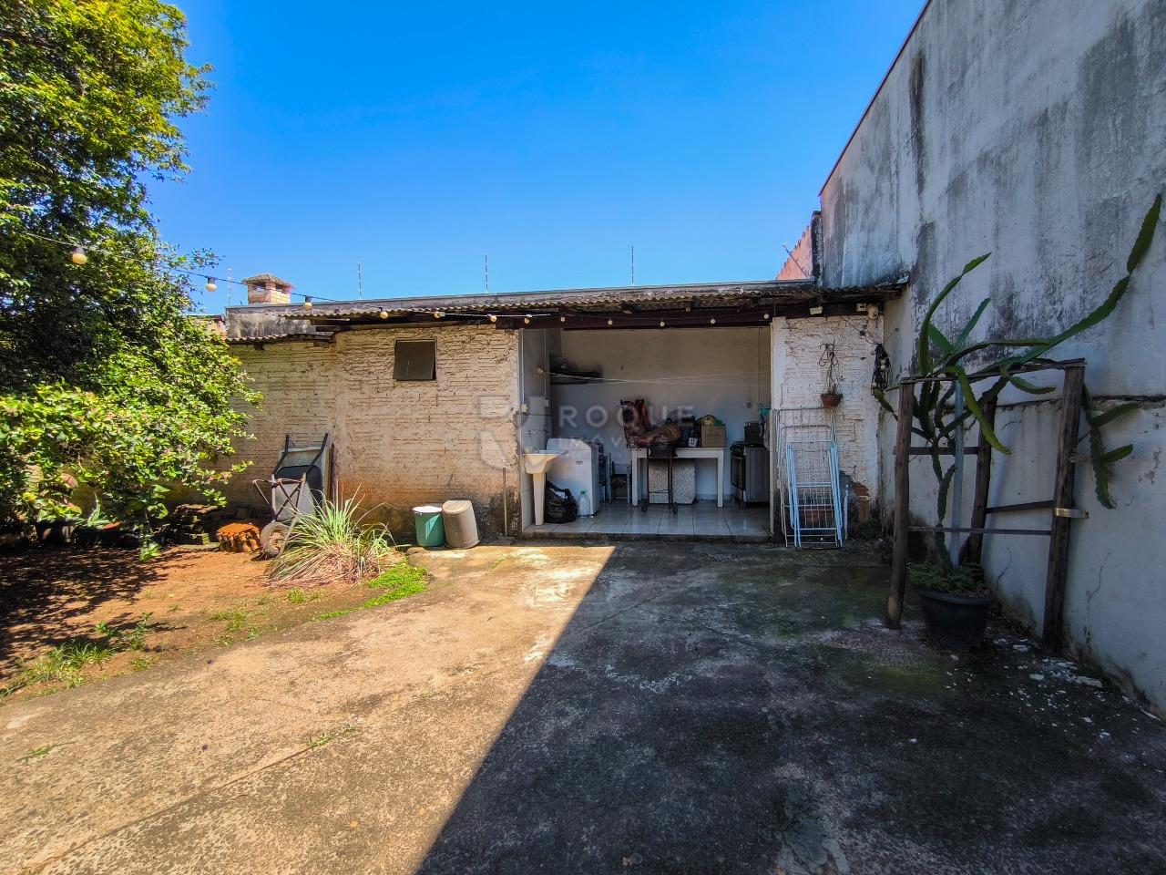Casa Residencial à venda no bairro Vila Esteves: QUINTAL
