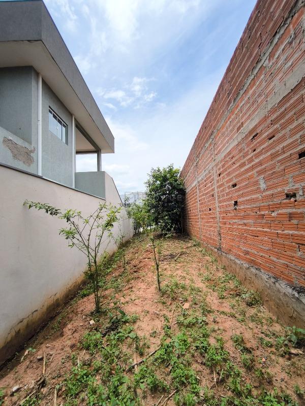 Terreno à venda no bairro Jardim dos Jequitibás: 
