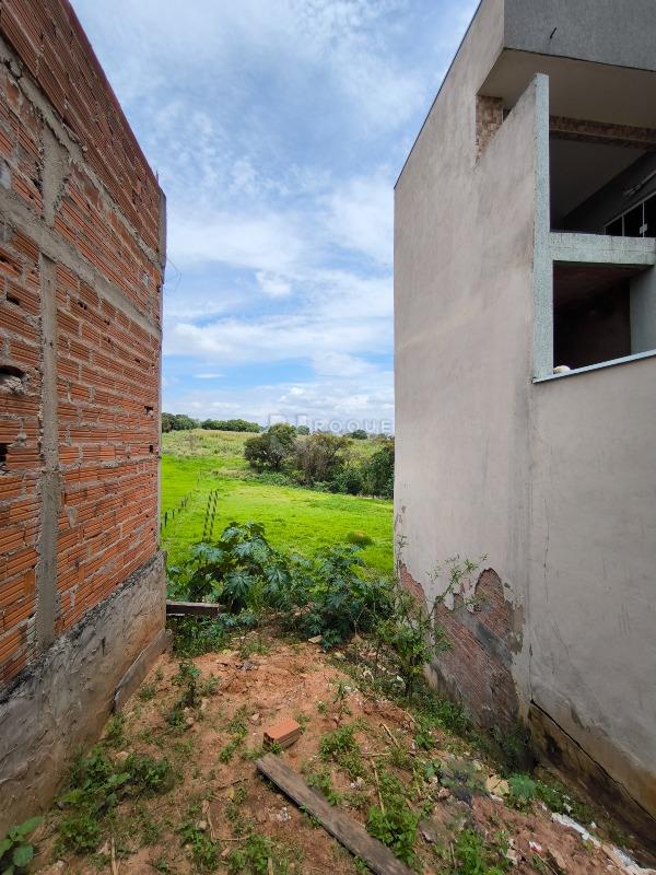 Terreno à venda no bairro Jardim dos Jequitibás: 
