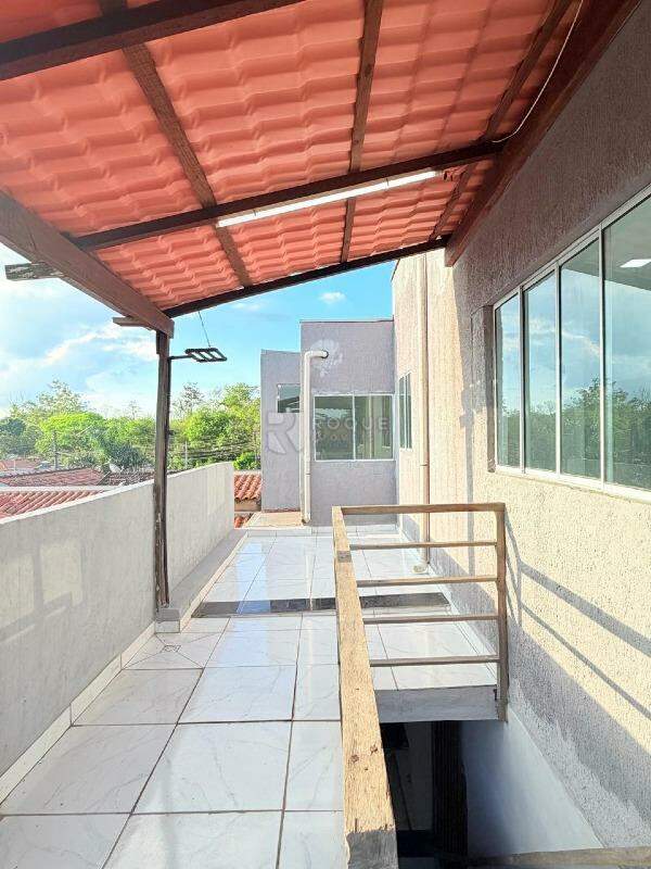 Casa Residencial para aluguel no bairro Parque Residencial Abílio Pedro: Sacada