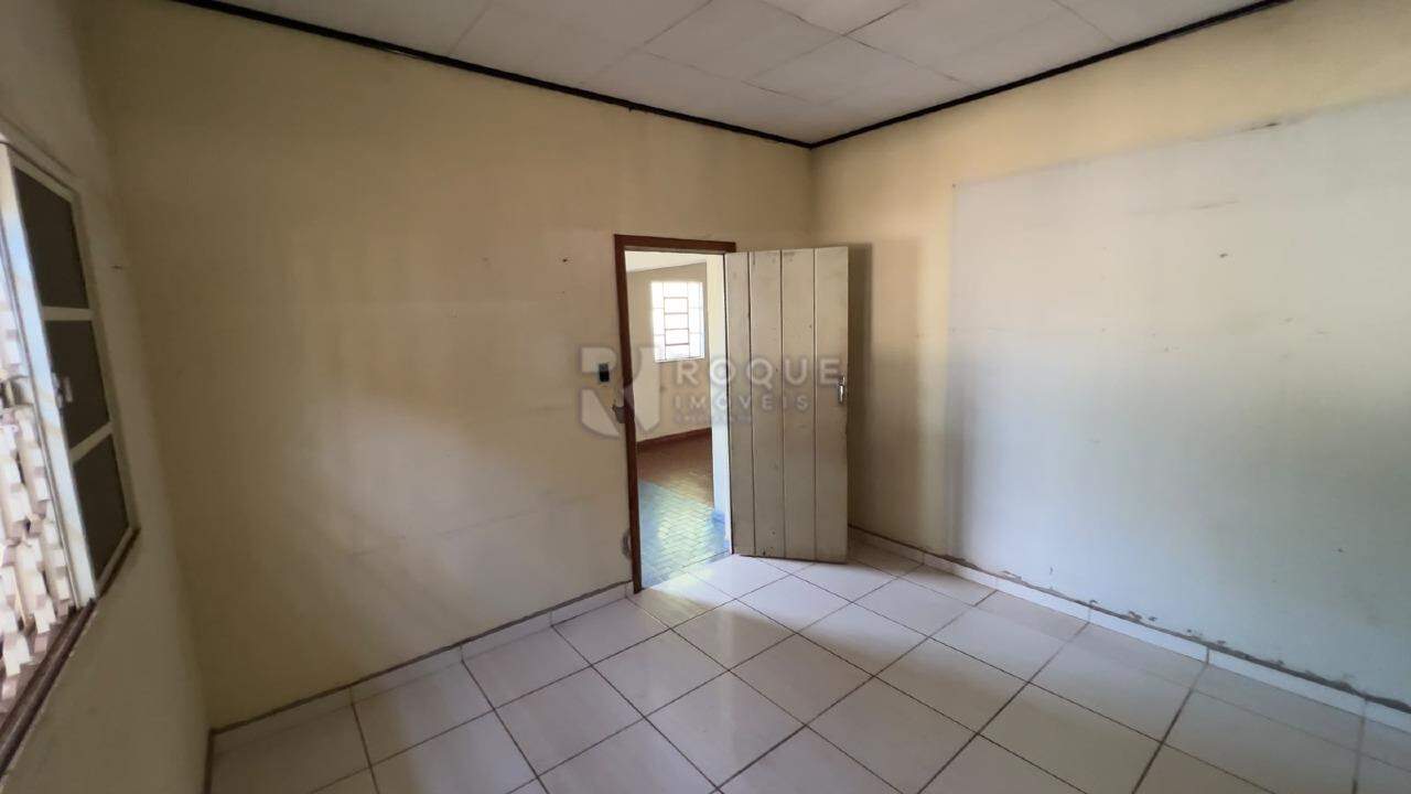 Casa Residencial à venda no bairro Vila Castelar: Dormitório 01