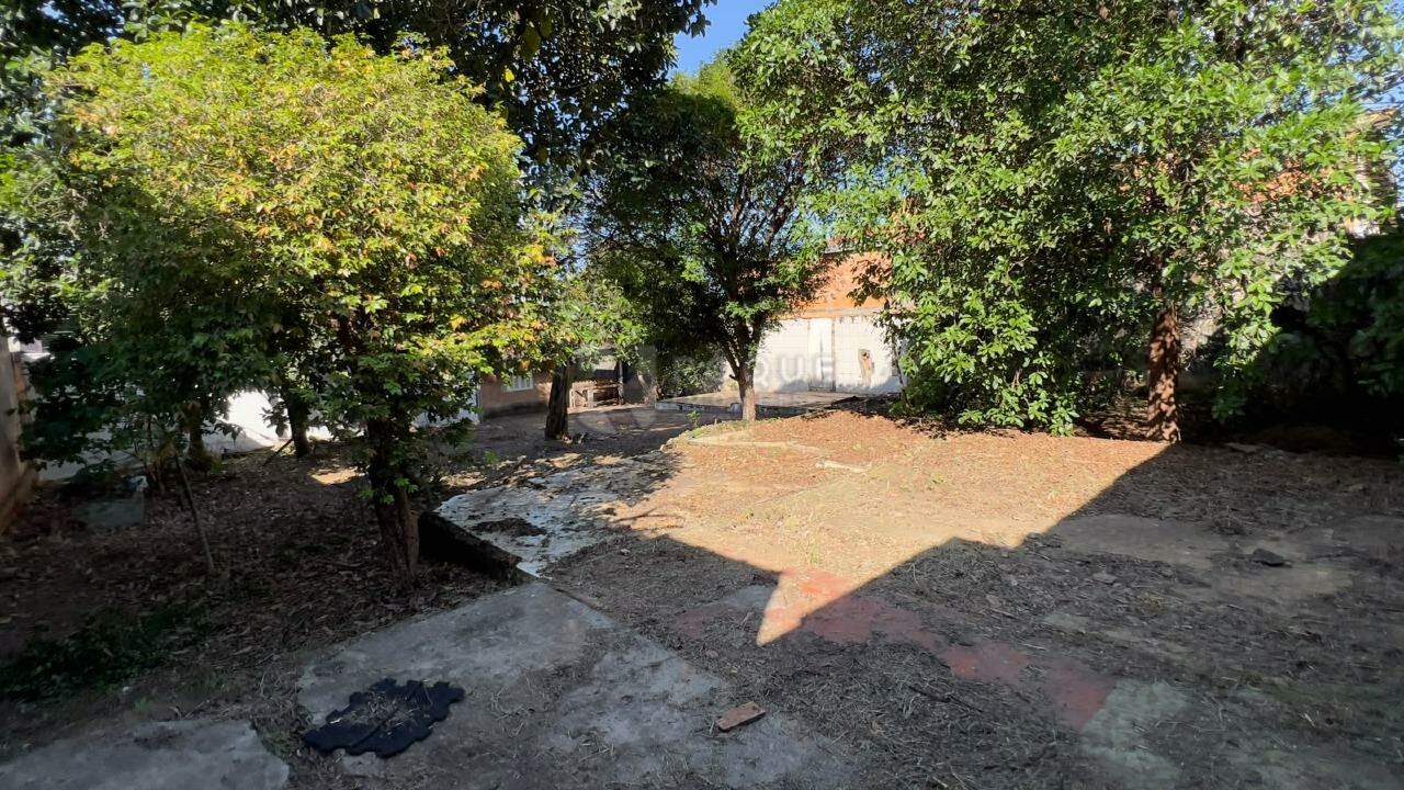 Casa Residencial à venda no bairro Vila Castelar: Fundo
