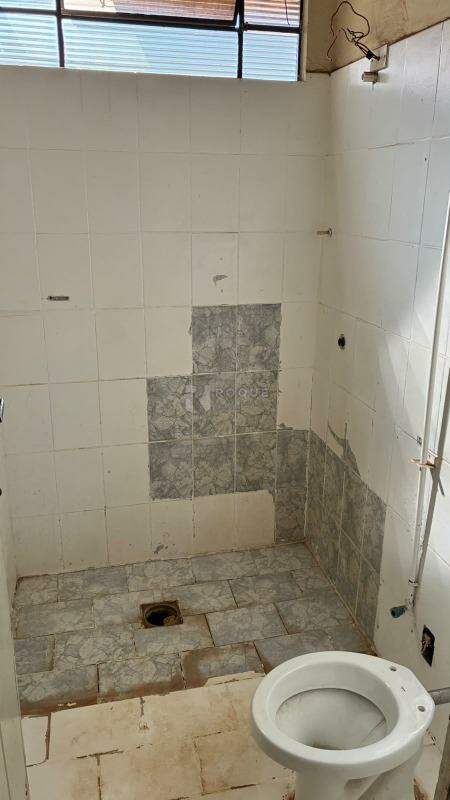 Casa Residencial à venda no bairro Vila Castelar: WC