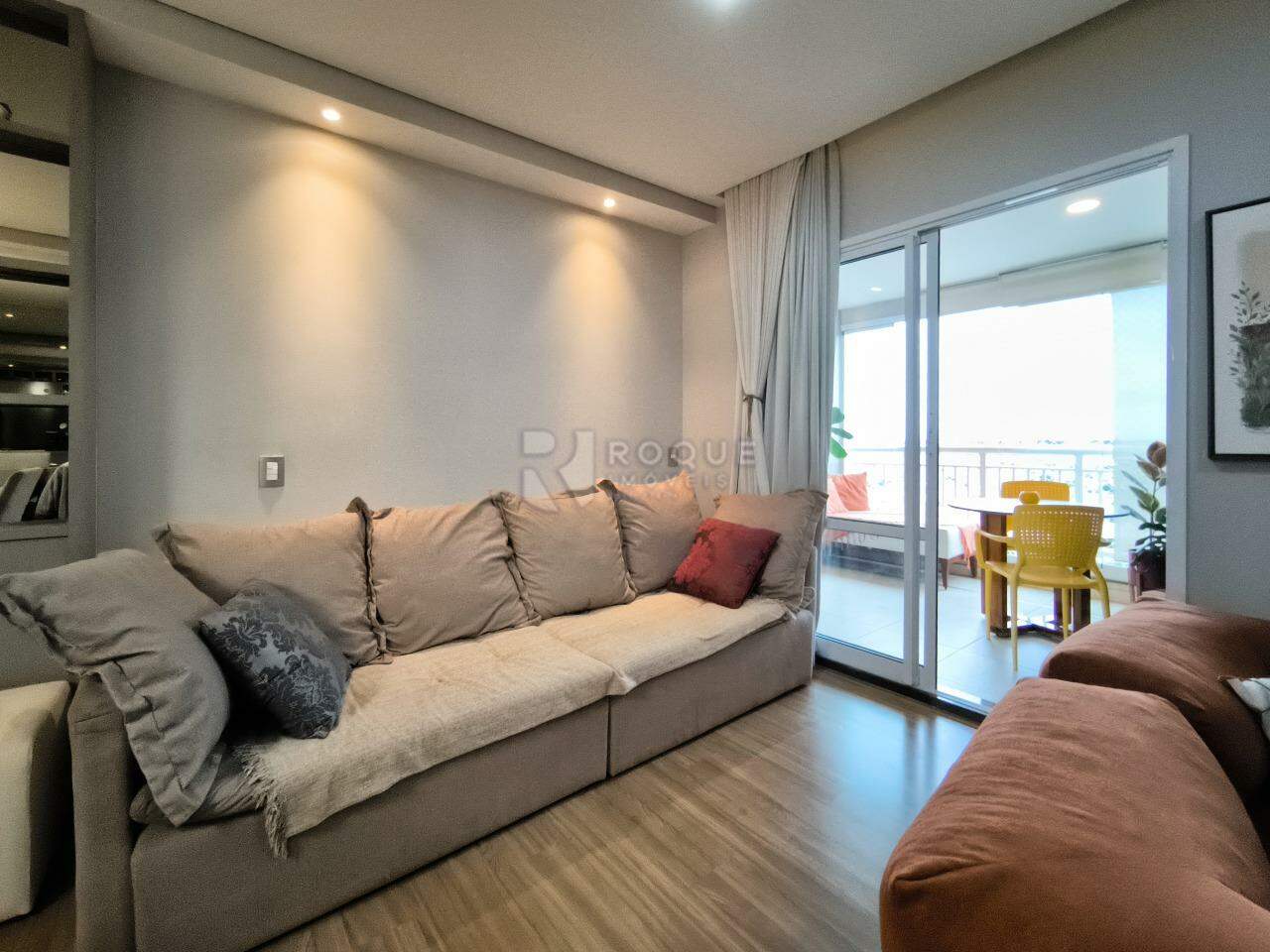 Apartamento à venda no bairro Vila Santa Rosália: SALA DE ESTAR