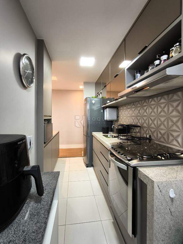 Apartamento à venda no bairro Vila Santa Rosália: COZINHA