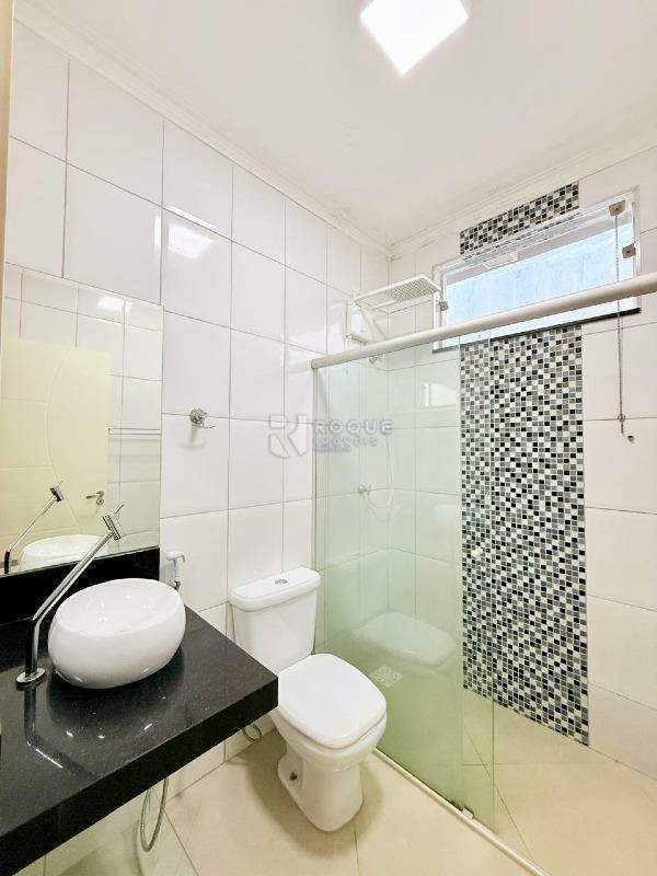 Casa em condomínio para aluguel no bairro Parque Residencial Roland: Wc Suíte