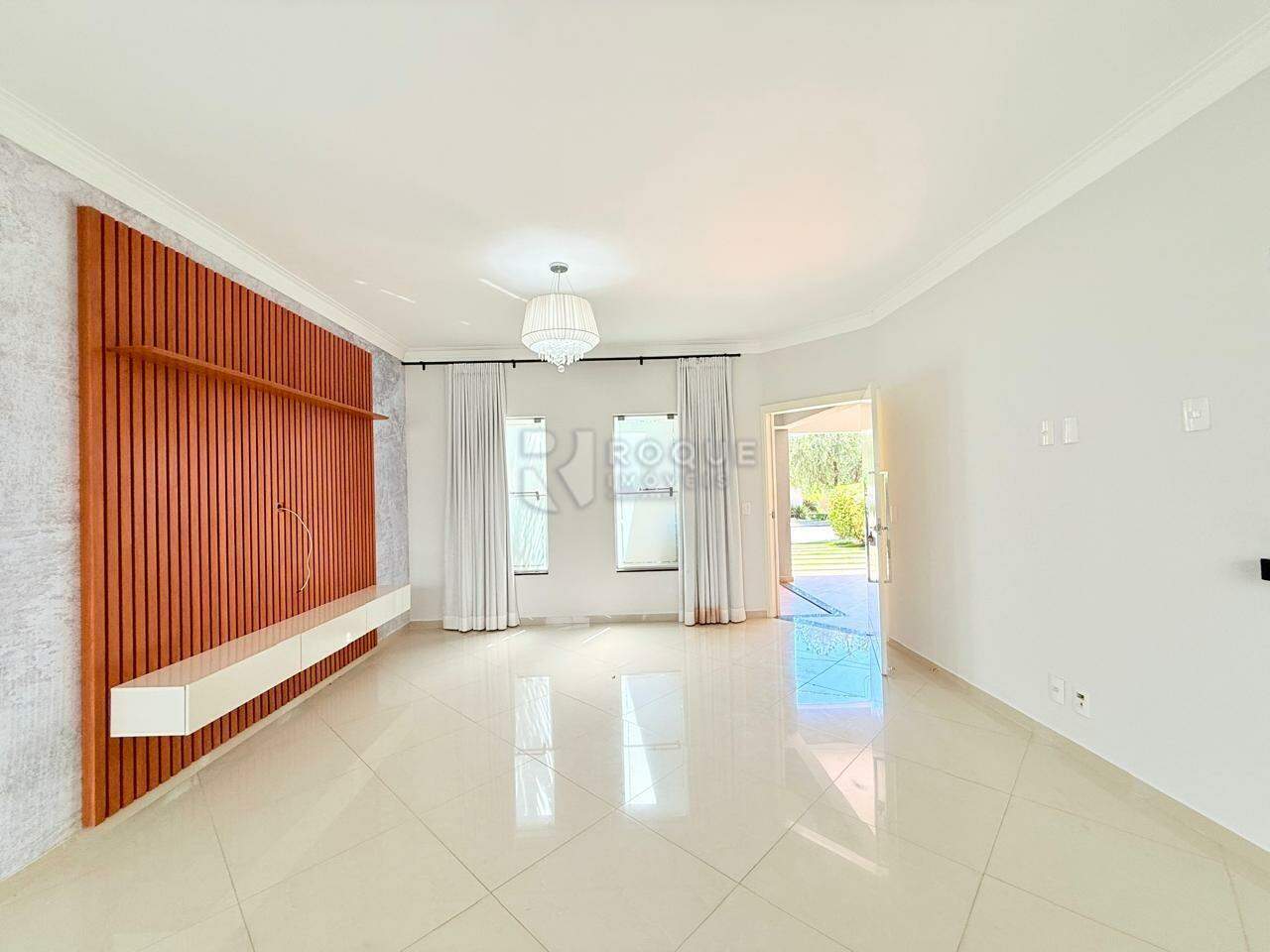 Casa em condomínio para aluguel no bairro Parque Residencial Roland: Sala
