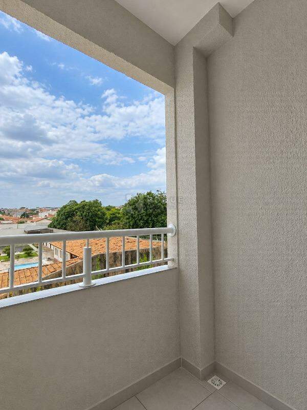 Apartamento para aluguel no bairro Jardim Manacá: Sacada