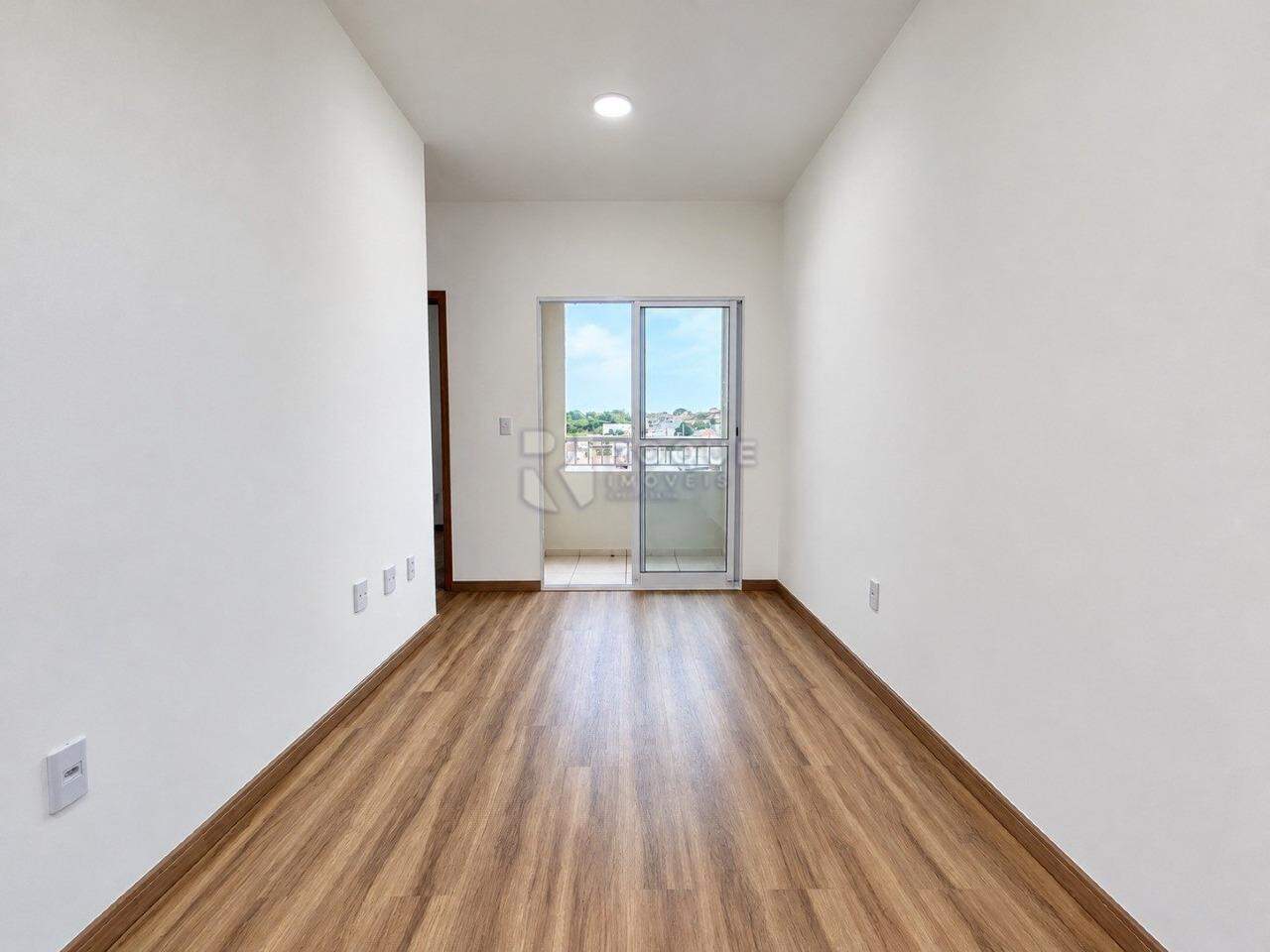 Apartamento para aluguel no bairro Jardim Manacá: Sala