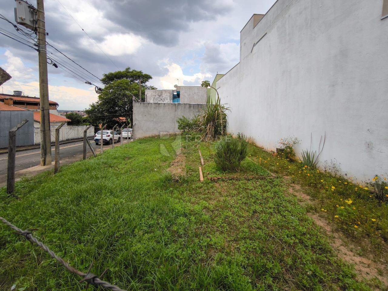 Terreno à venda no bairro Residencial Fenix: 