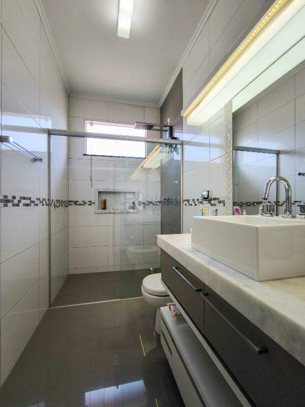 Casa em condomínio à venda no bairro Residencial Casalbuono: LAVABO