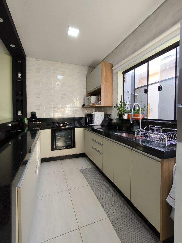 Casa Residencial à venda no bairro Jardim Campo Verde I: COZINHA