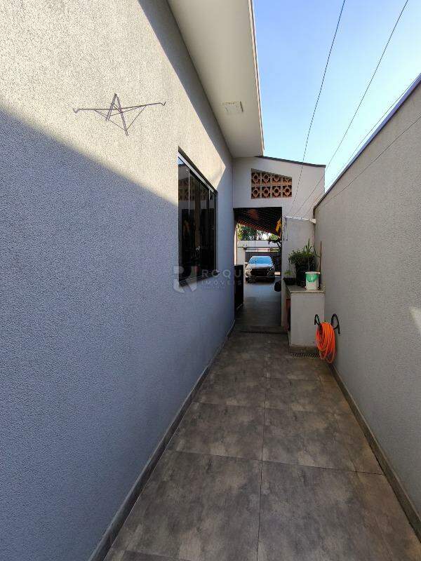 Casa Residencial à venda no bairro Jardim Campo Verde I: ÁREA DE VARAL