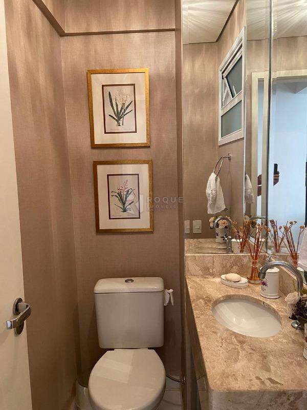 Apartamento à venda no bairro Jardim Residencial Francisco Cruãnes: Lavabo
