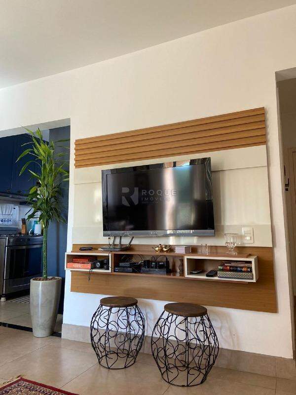 Apartamento à venda no bairro Jardim Residencial Francisco Cruãnes: Sala