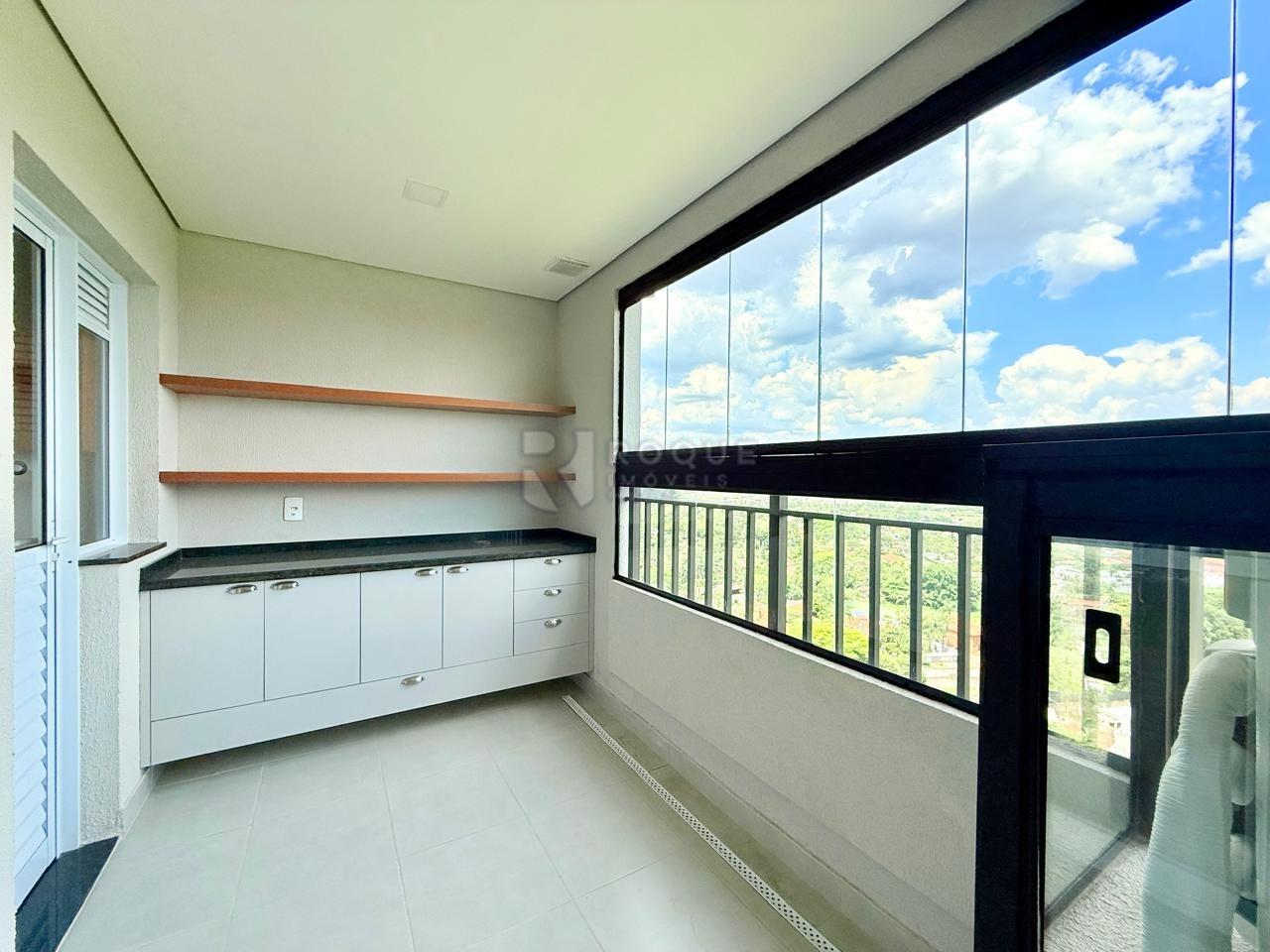 Apartamento para aluguel no bairro Jardim Santa Adélia: Sacada