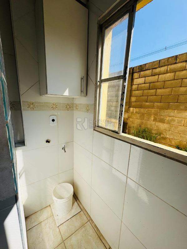 Apartamento à venda no bairro Parque Residencial Abílio Pedro: Área de serviço