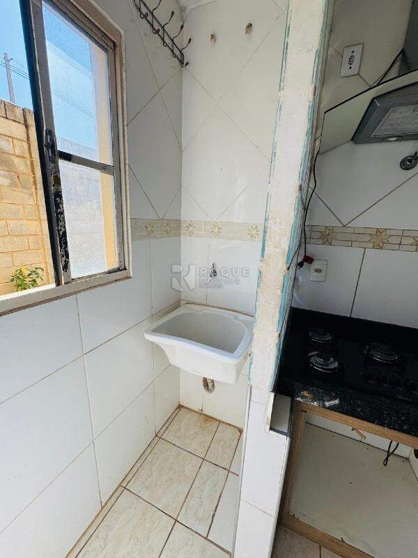 Apartamento à venda no bairro Parque Residencial Abílio Pedro: Área de serviço