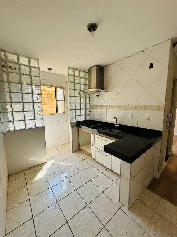 Apartamento à venda no bairro Parque Residencial Abílio Pedro: Cozinha