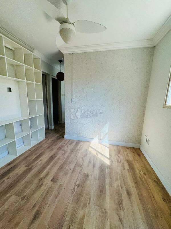 Apartamento à venda no bairro Parque Residencial Abílio Pedro: Sala