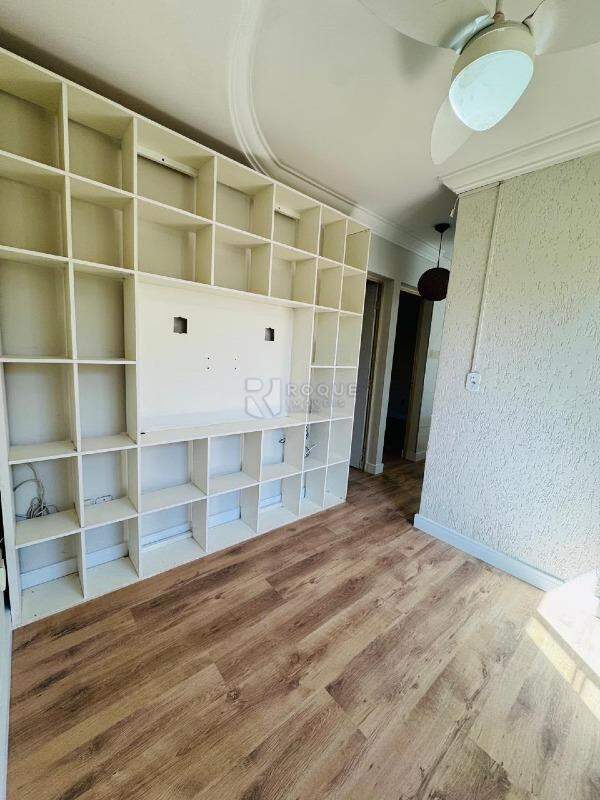 Apartamento à venda no bairro Parque Residencial Abílio Pedro: Sala