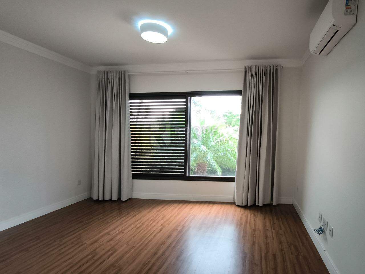Casa em condomínio à venda no bairro Terras de São Bento I: SALA DE ESTAR