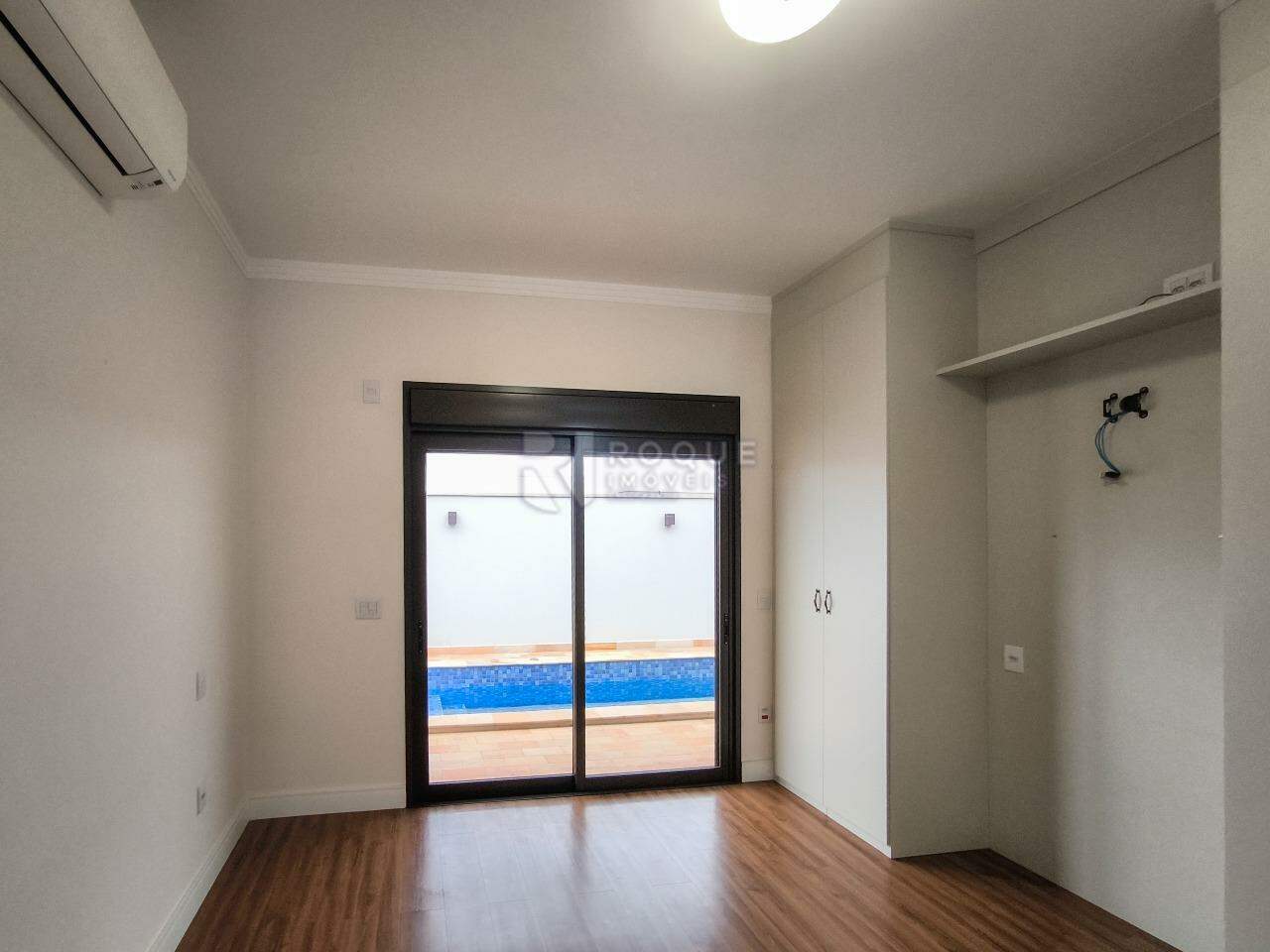 Casa em condomínio à venda no bairro Terras de São Bento I: SUÍTE 1