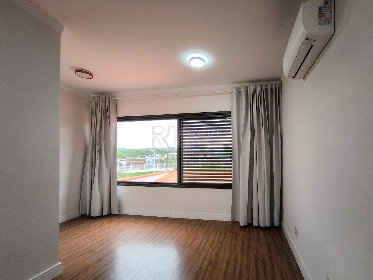 Casa em condomínio à venda no bairro Terras de São Bento I: SALA DE TV