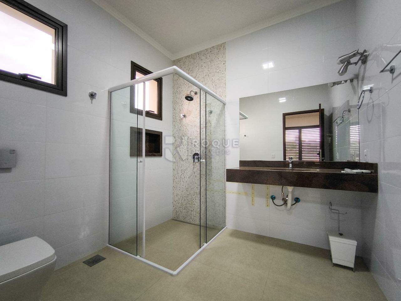 Casa em condomínio à venda no bairro Terras de São Bento I: WC SUÍTE 3