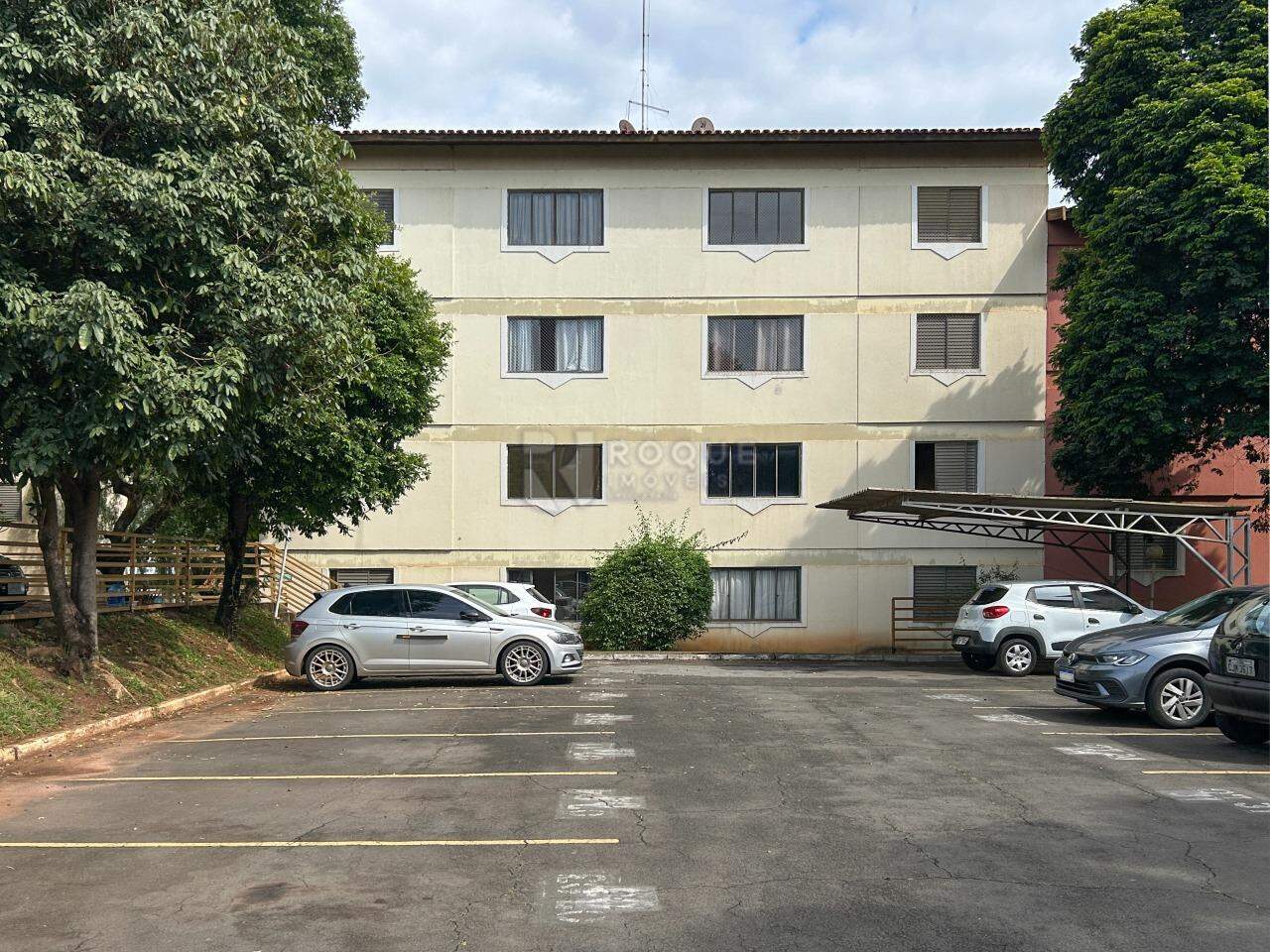 Apartamento para aluguel no bairro Jardim Ipiranga: Condomínio 