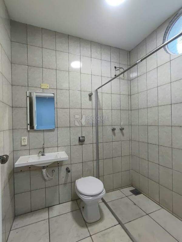 Casa Residencial para aluguel no bairro Jardim Ouro Verde: Wc social
