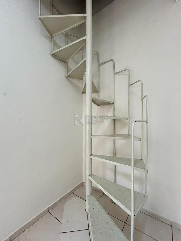 Kitnet para aluguel no bairro Jardim Residencial Village: Acesso segundo andar 
