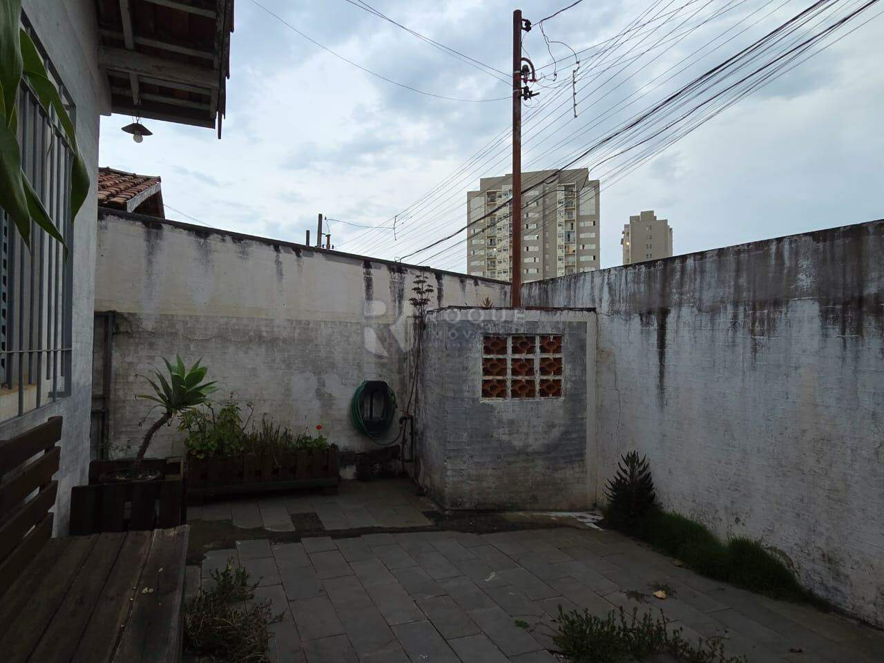 Casa Residencial à venda no bairro Jardim Esmeralda: Garagem